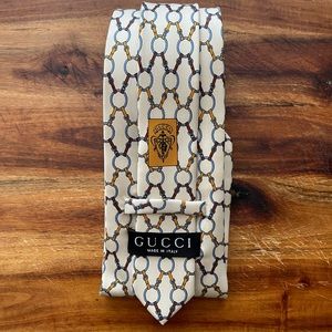 Authentic New Gucci Tie, 100% silk made in Italy